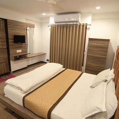 Hotel Shertown Ahmadabad Zewnętrze zdjęcie