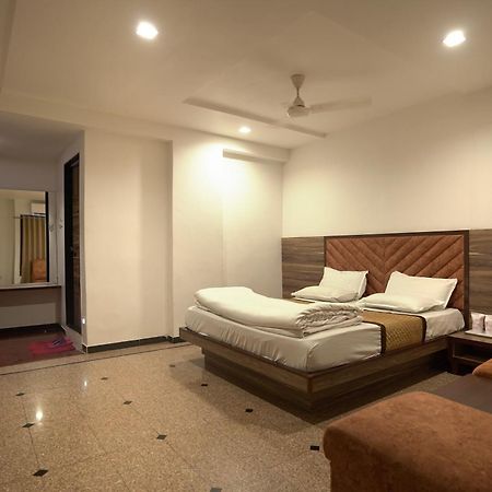 Hotel Shertown Ahmadabad Zewnętrze zdjęcie