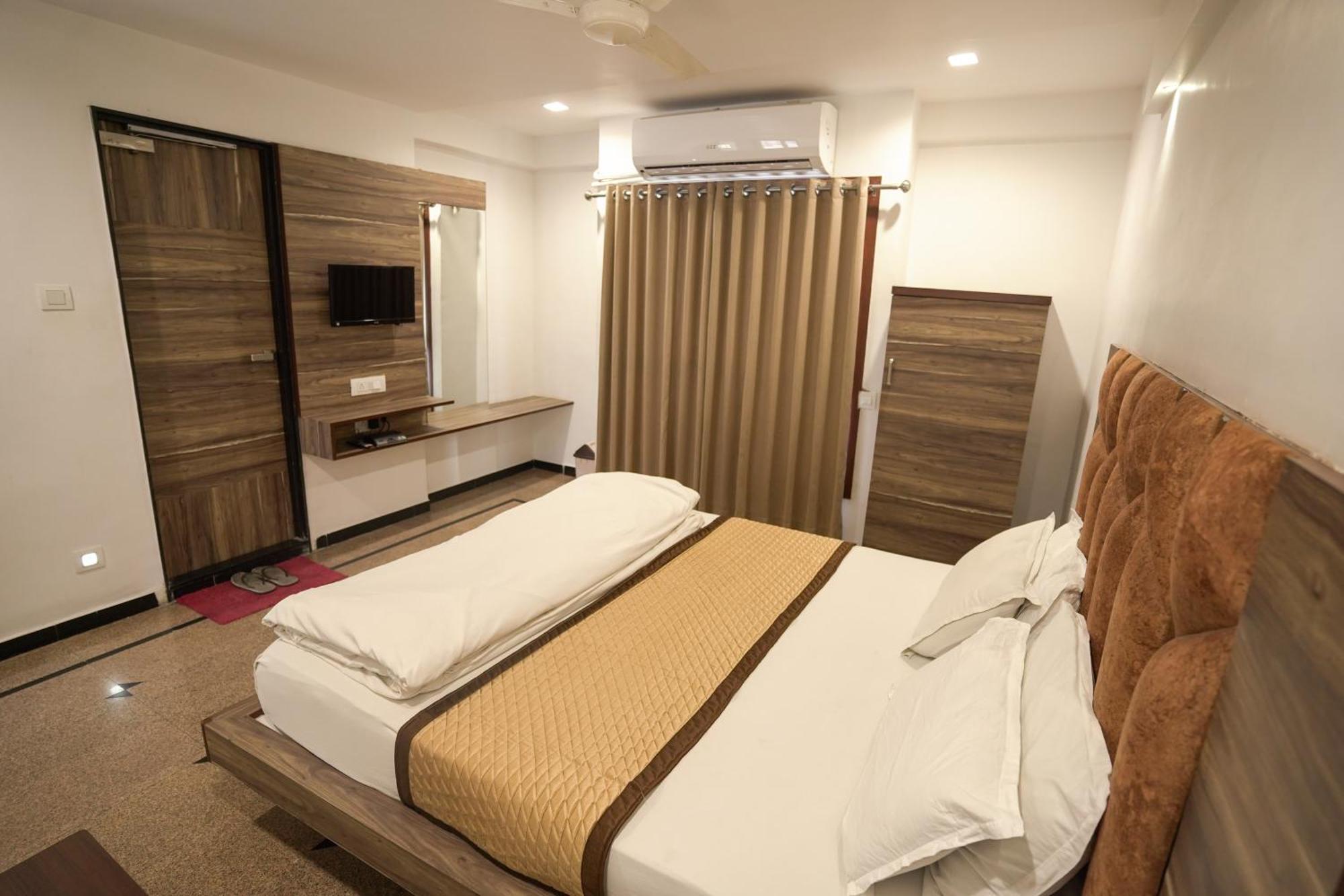 Hotel Shertown Ahmadabad Zewnętrze zdjęcie