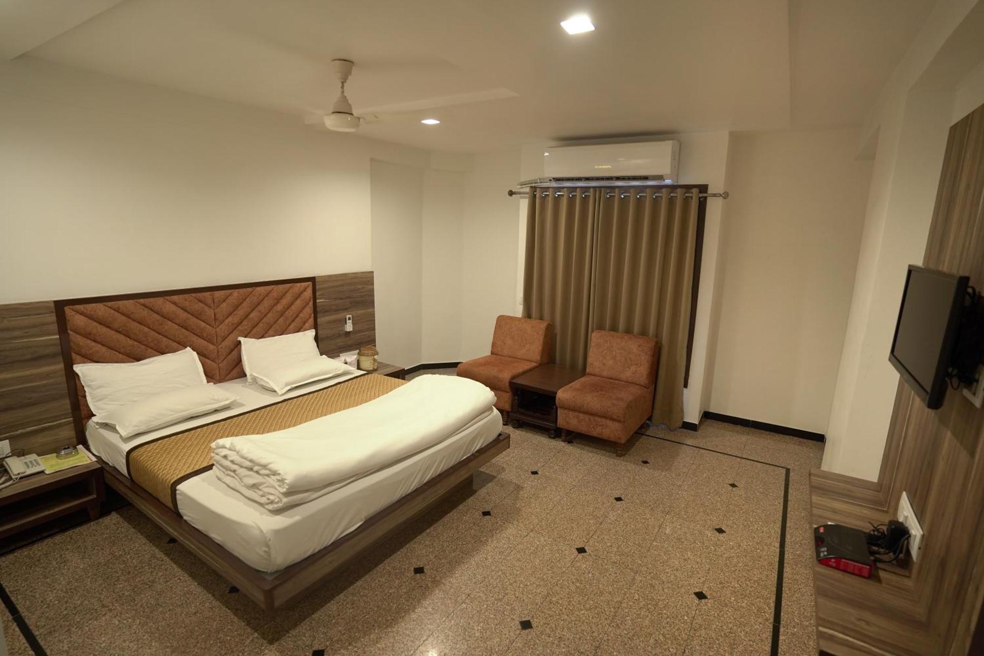 Hotel Shertown Ahmadabad Zewnętrze zdjęcie
