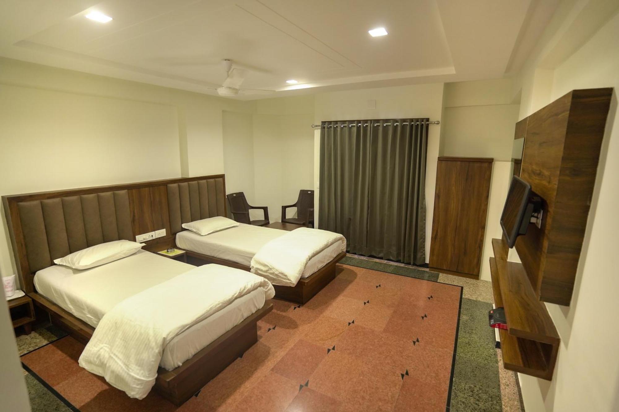 Hotel Shertown Ahmadabad Zewnętrze zdjęcie