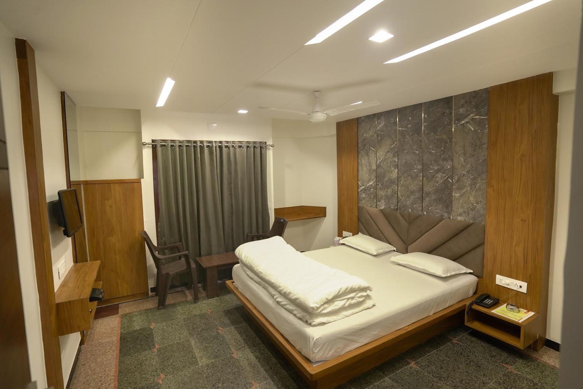 Hotel Shertown Ahmadabad Zewnętrze zdjęcie
