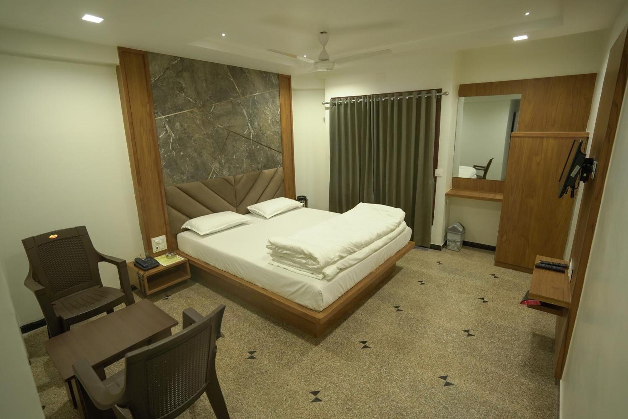 Hotel Shertown Ahmadabad Zewnętrze zdjęcie