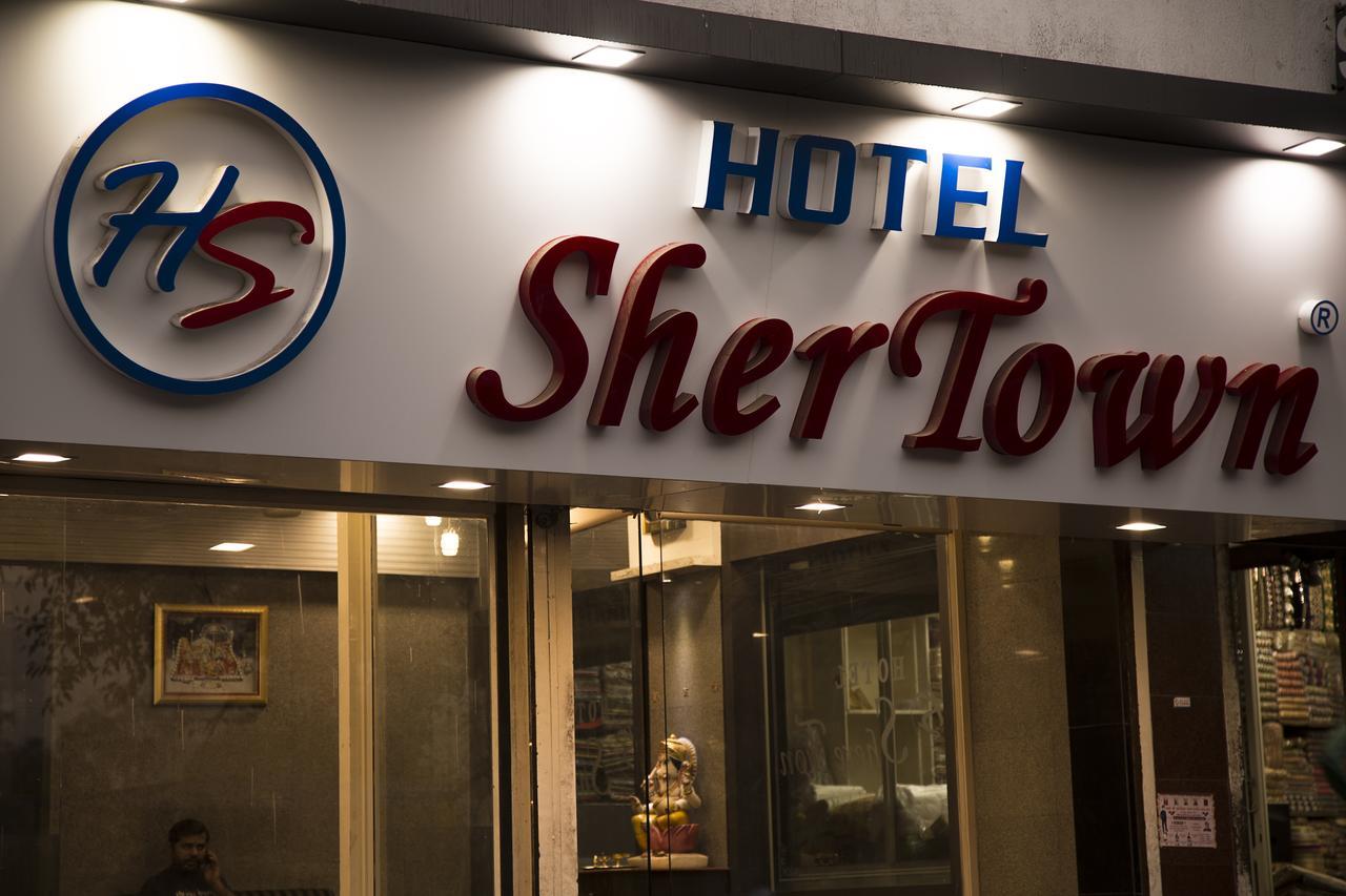 Hotel Shertown Ahmadabad Zewnętrze zdjęcie